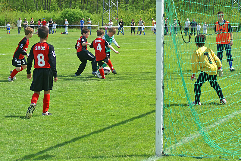 PICT9367.JPG - Thibault et Johan présents en défense pour donner un coup de main.