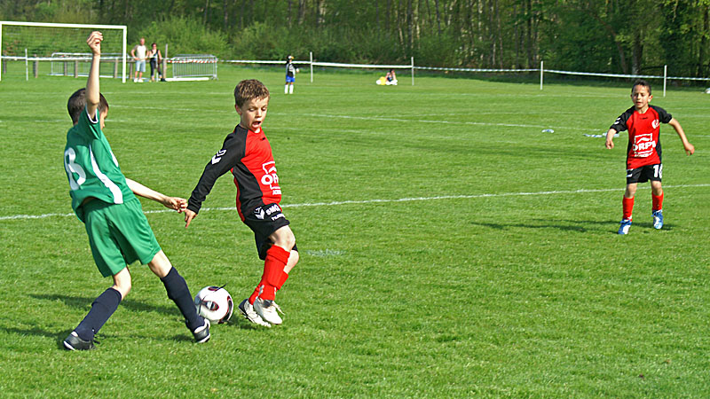 PICT9501.JPG - Zut... dribble manqué... ET LA PASSE à Sofiane !!!